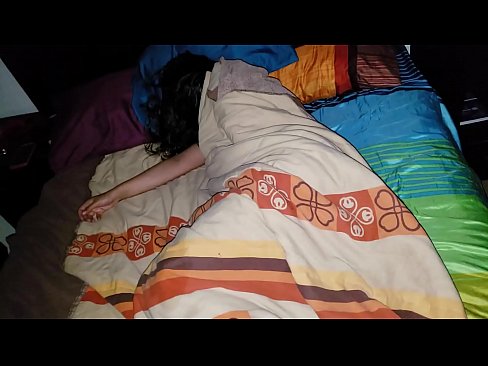 ❤️ Stiefson beréiert seng jonk Stéifmamm wärend hatt schléift. ❤ Sex op lb.xinwen1288.top ❌️❤